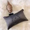 Coussin Angkor 2 en 1 - Bronze - mise en scène