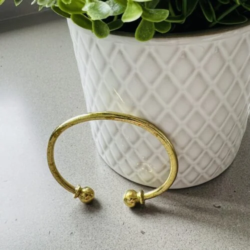 Bracelet recycled brass - Two balls - staging