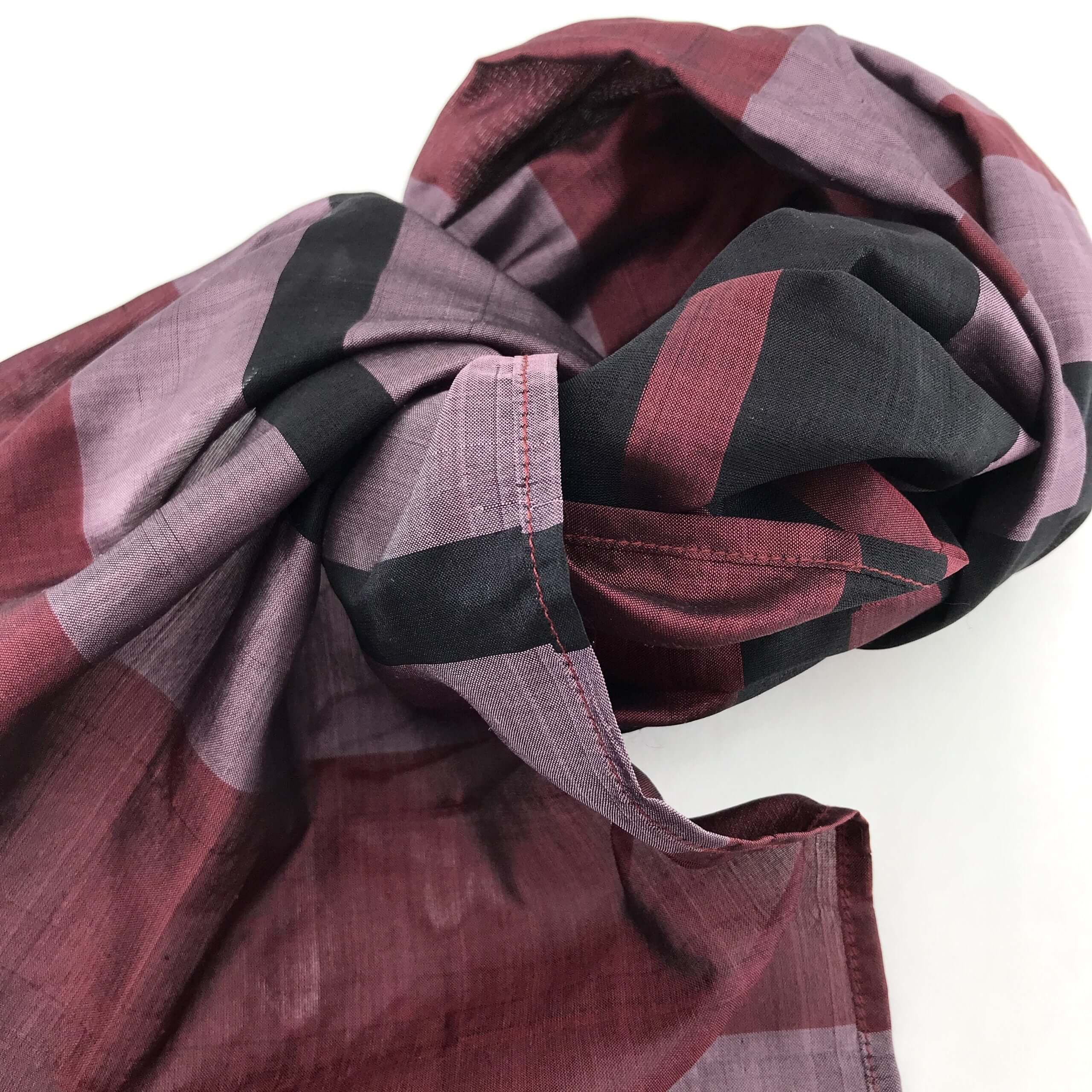 Foulard Bordeaux Noir Lilas Essentiel detail